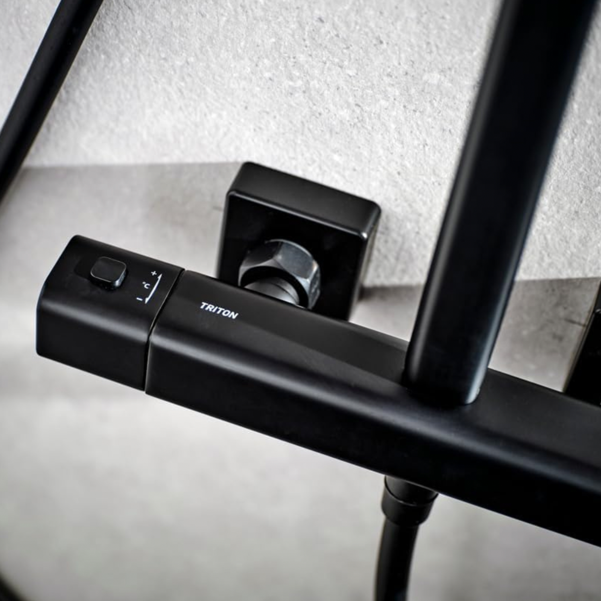 Triton - Velino Cool Touch Bar Diverter Mixer - Black