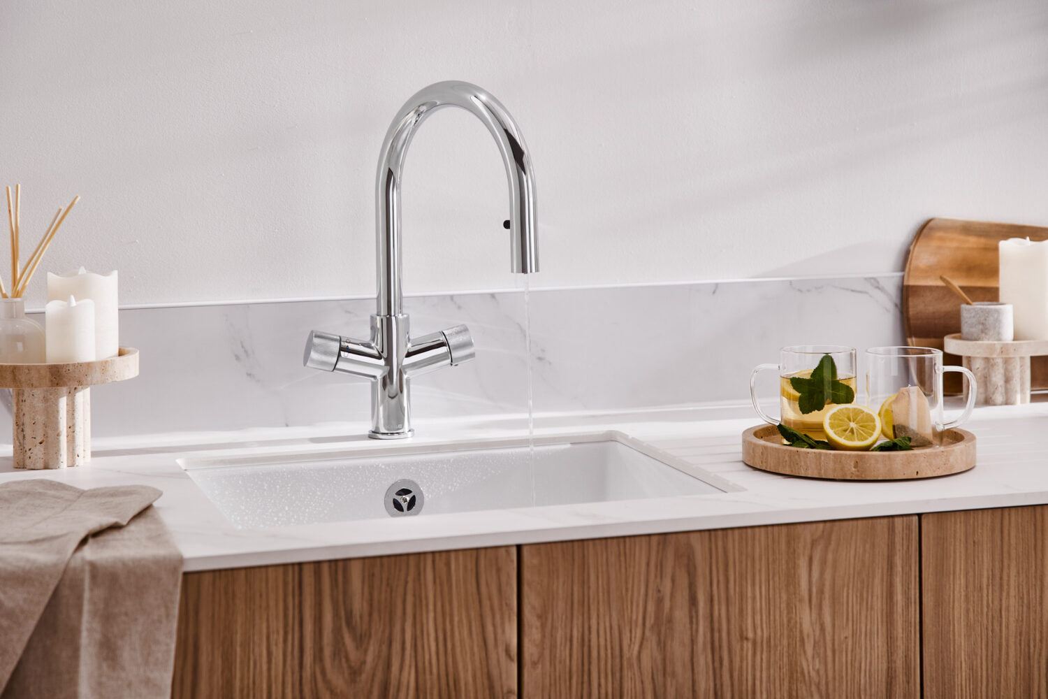 KoGE 4-in-1 Swan Pull Out Spout Hot Water Tap | Chrome