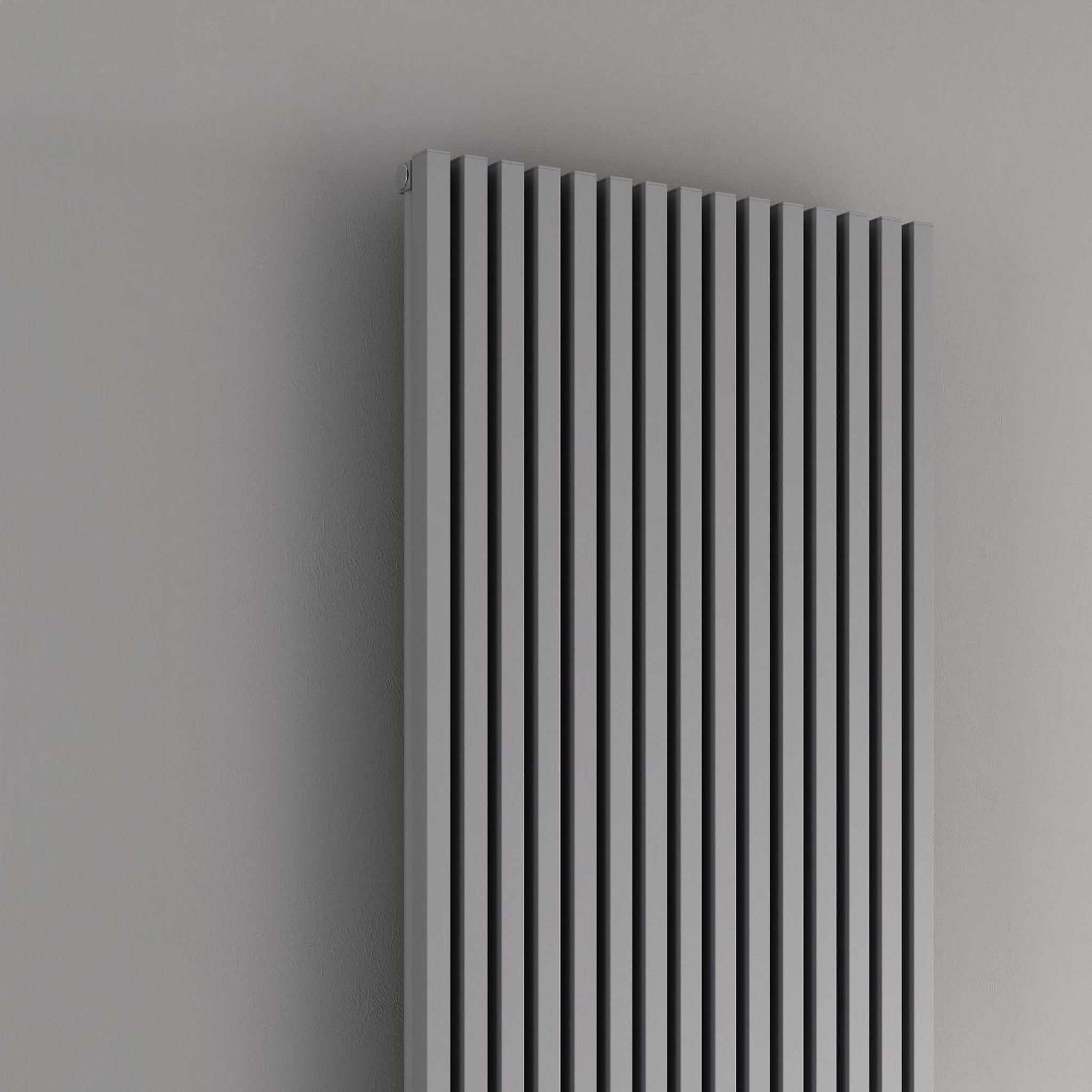 Reina Albano Silver column detail